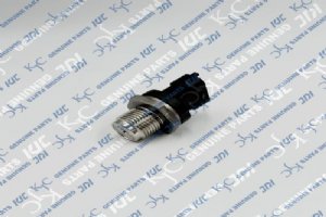 0-281-006-364 Датчик давления топлива Common Rail совместим с двигателем Volvo