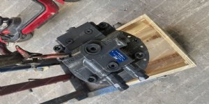 350-5G Hitachi Swing Motor Travel Motor Assy